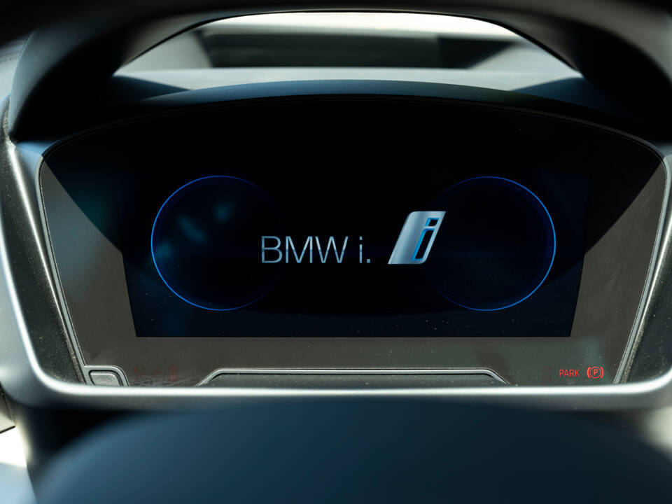 Image 16/33 of BMW i8 Coupé (2015)