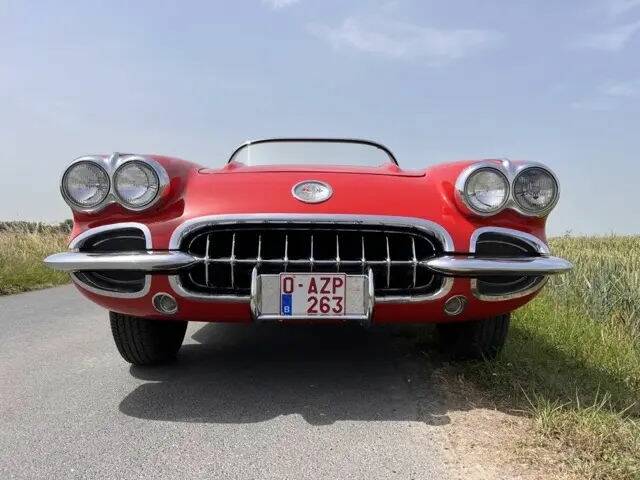 Image 6/8 of Chevrolet Corvette (1960)