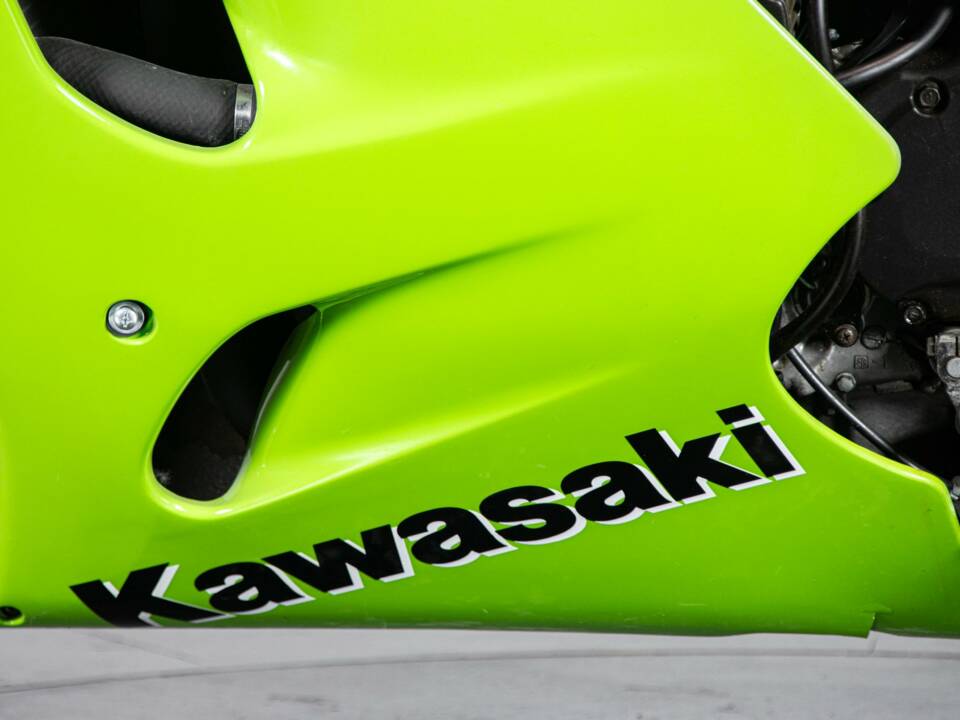 Imagen 24/50 de Kawasaki DUMMY (1996)