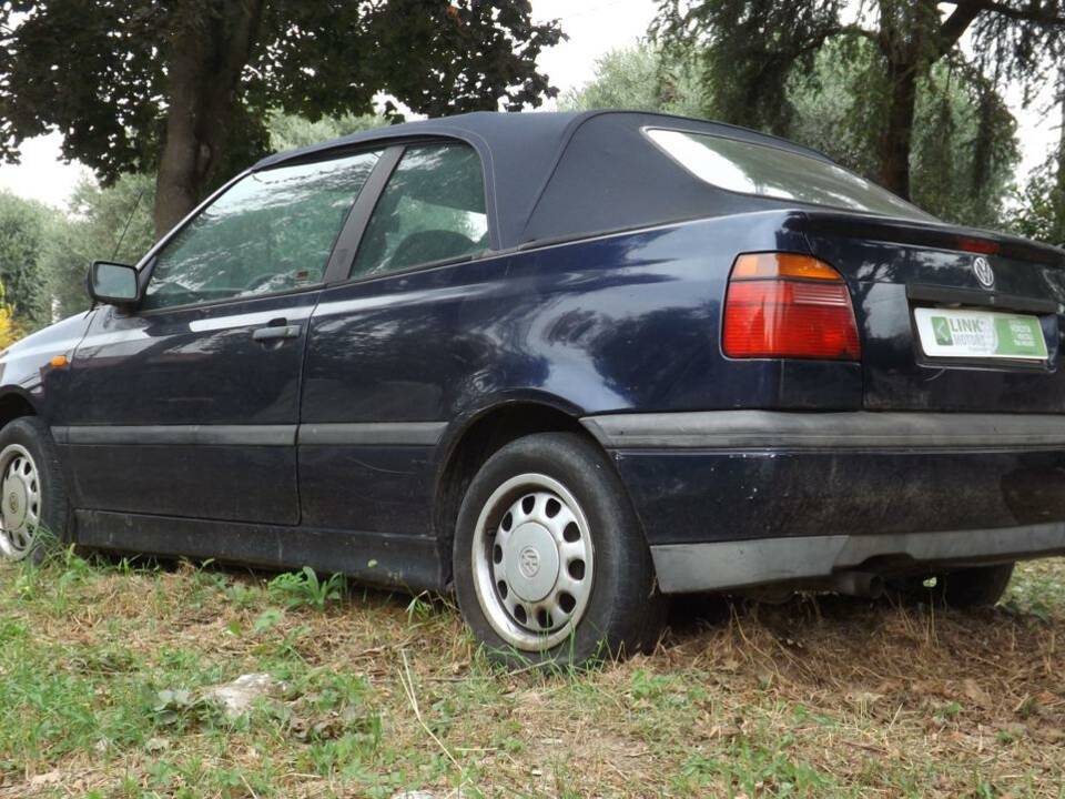 Image 7/50 of Volkswagen Golf III Cabrio 1.6 (1996)