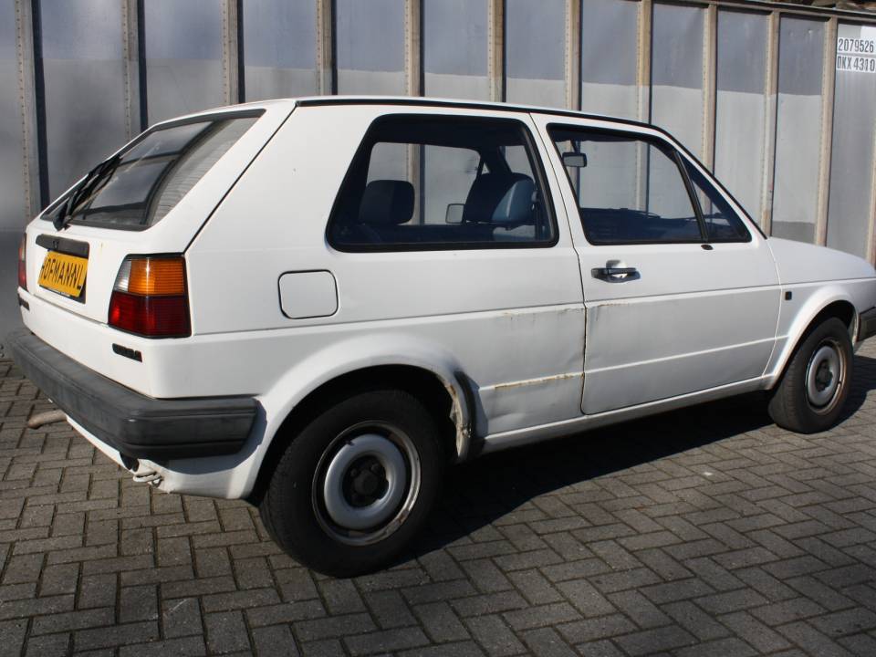 Image 2/8 de Volkswagen Golf Mk II 1.6 (1986)