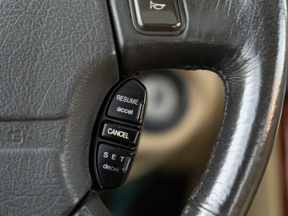 Bild 37/50 von Honda Legend (1992)