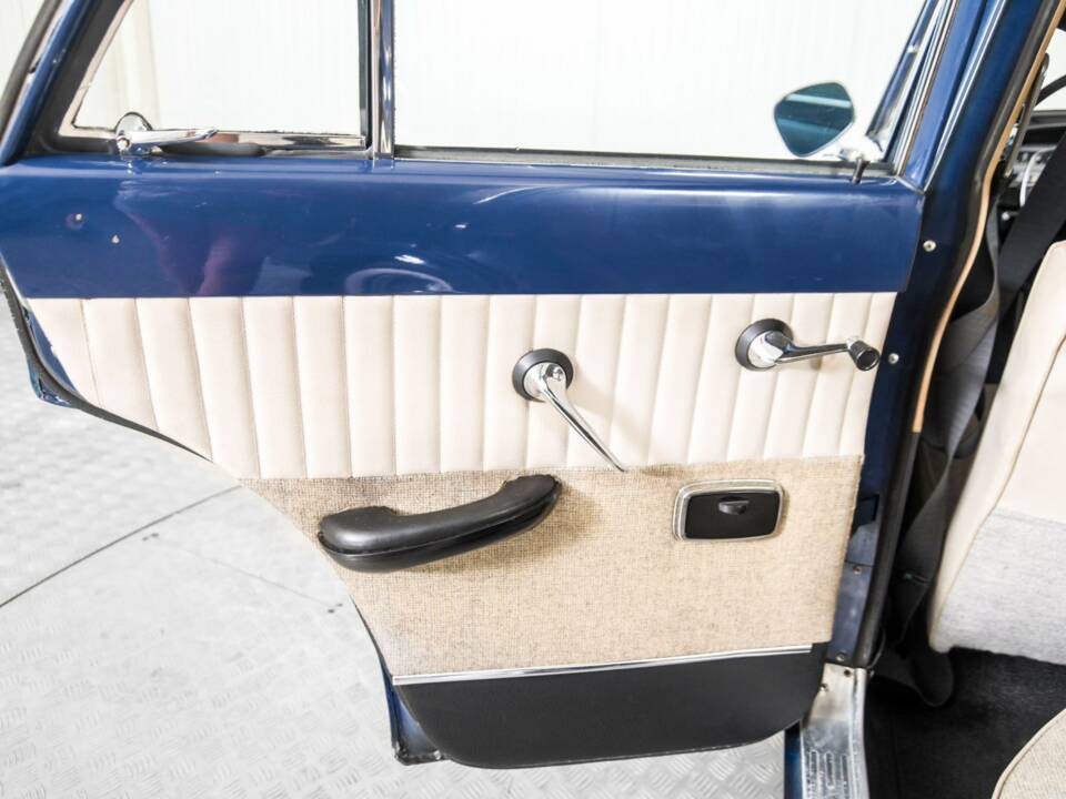 Image 33/50 de Volvo P 121 (1960)