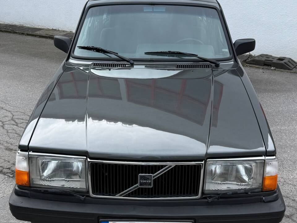 Image 5/54 of Volvo 245 GL (1990)