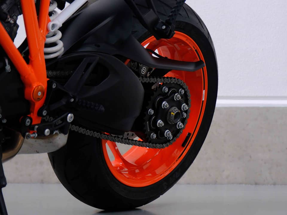 Image 38/83 of KTM 1290 Super Duke R (2018)
