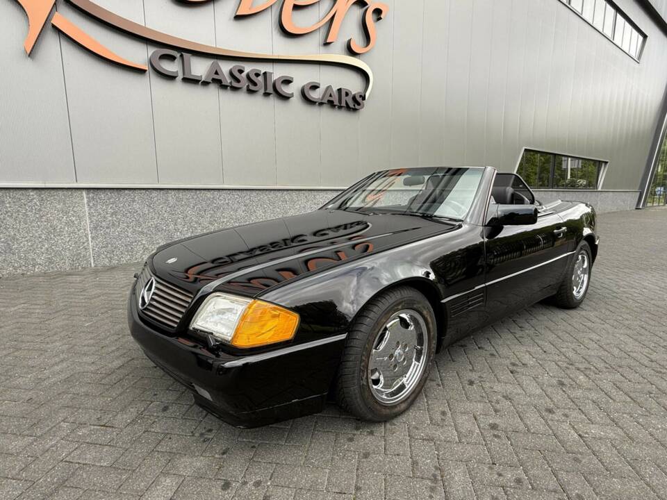 Image 11/50 of Mercedes-Benz 500 SL (1991)