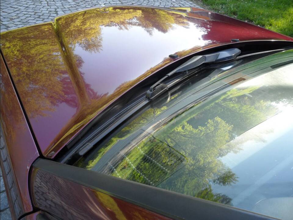 Image 37/137 of Mercedes-Benz 190 E 1.8 Avantgarde &quot;Rosso&quot; (1992)
