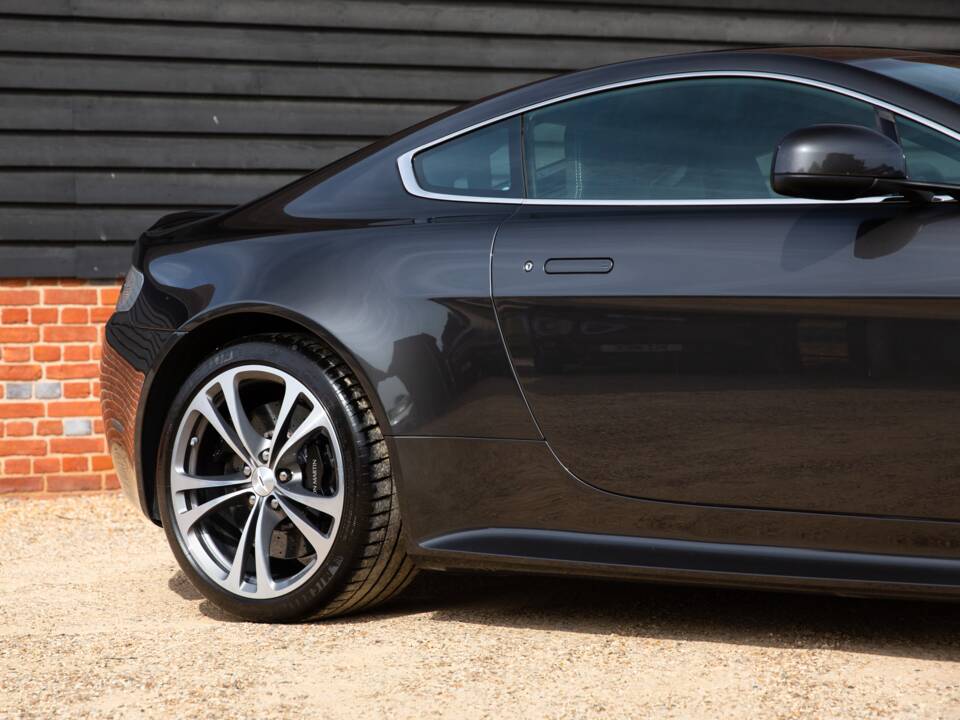 Bild 51/84 von Aston Martin V12 Vantage (2010)
