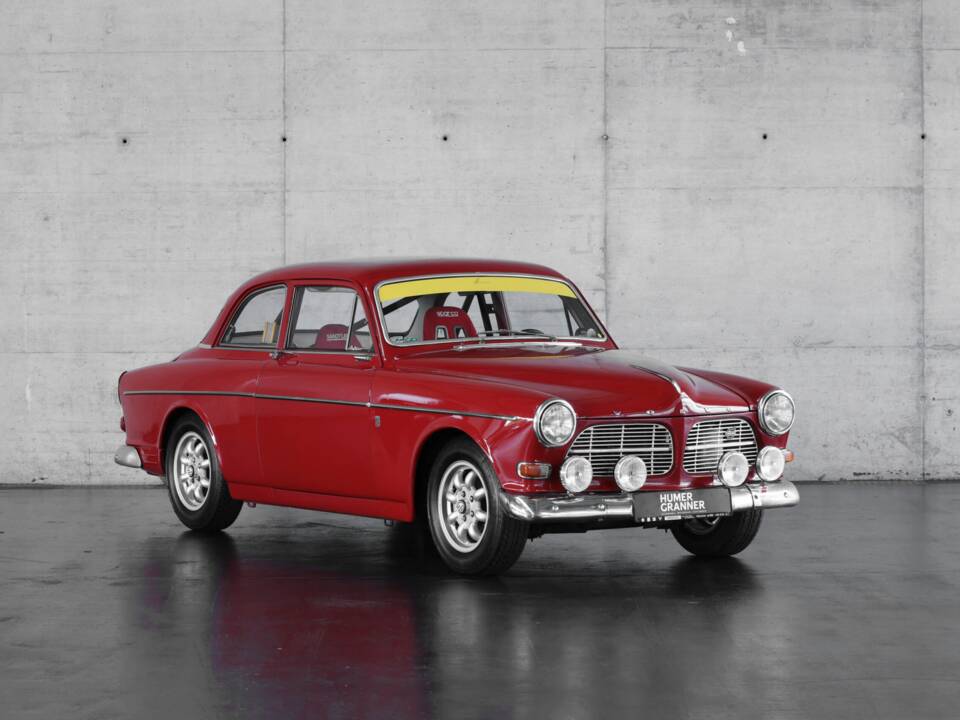 Image 3/41 of Volvo P 122 S (1966)