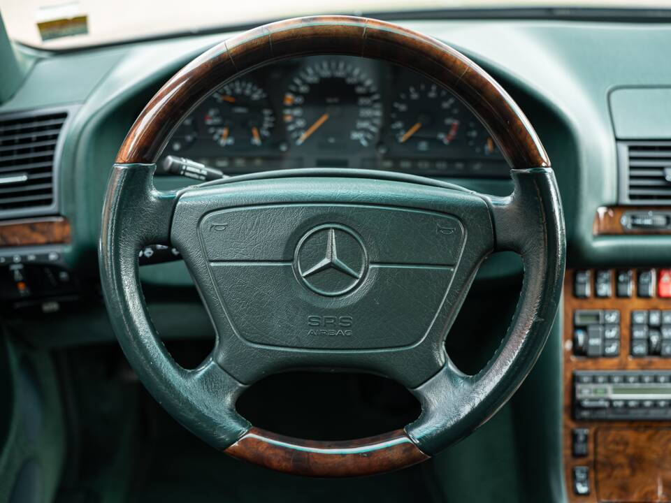 Image 27/54 of Mercedes-Benz 500 SEL (1992)