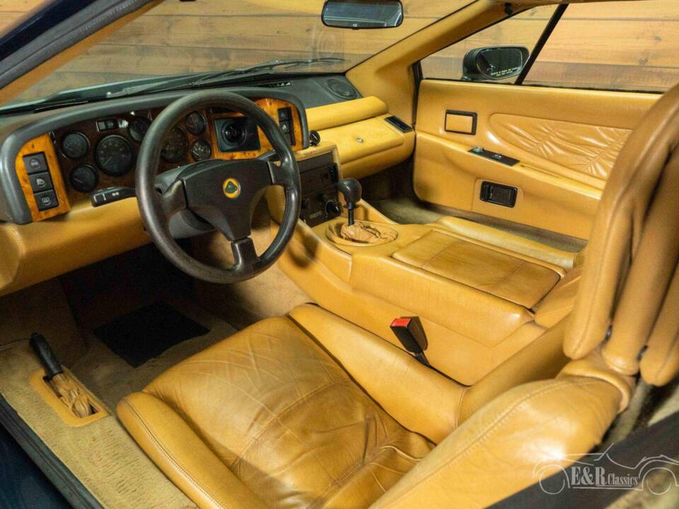 Image 13/19 of Lotus Esprit SE (1990)