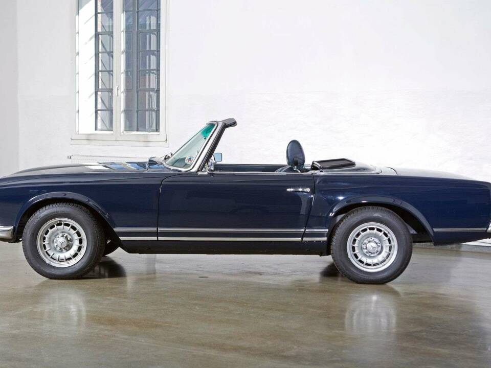 Afbeelding 3/20 van Mercedes-Benz 280 SL (1971)
