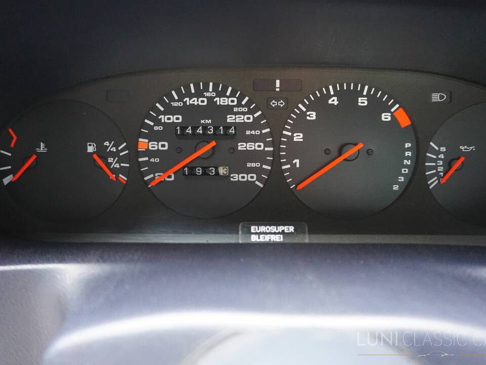 Immagine 35/46 di Porsche 928 S4 (1988)