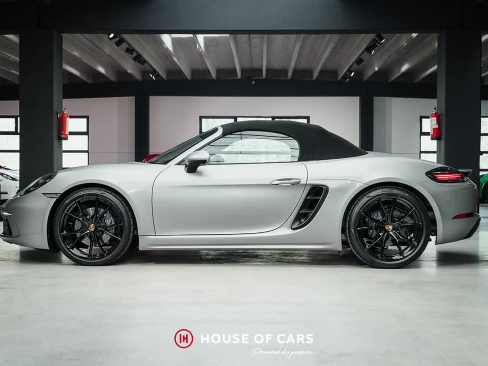 Image 10/25 of Porsche 718 Boxster (2023)