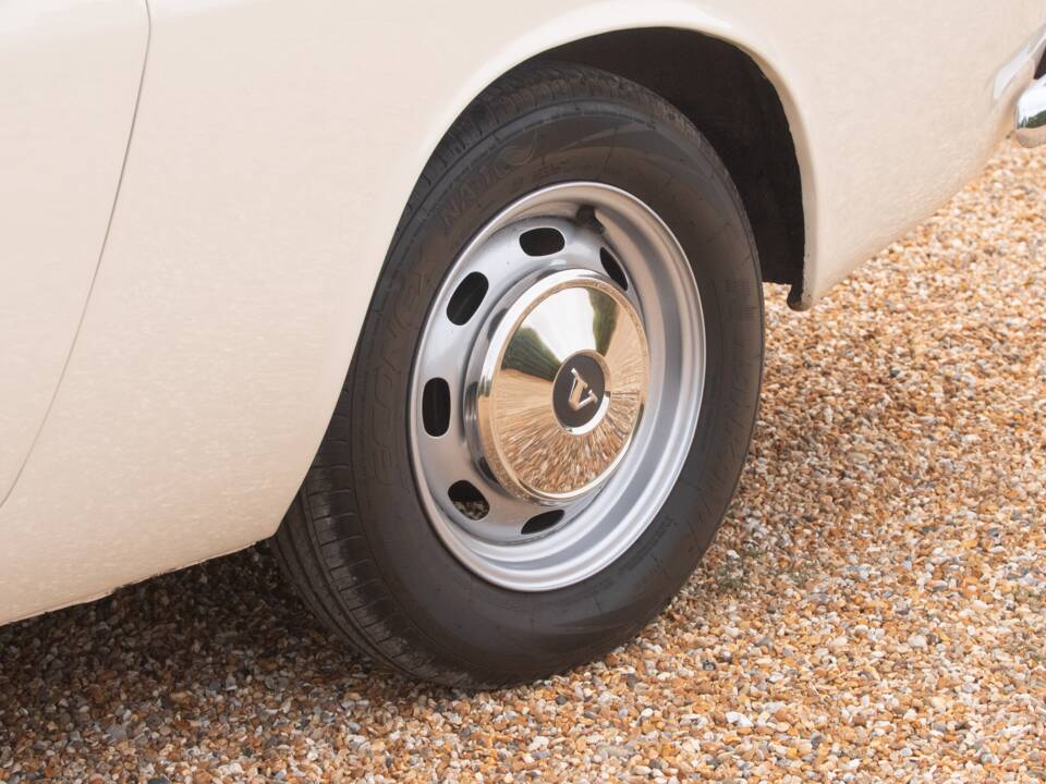 Image 30/50 of Volvo 1800 S (1966)