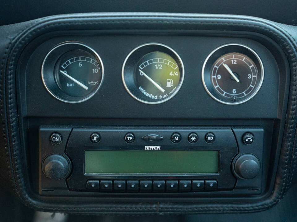 Bild 35/44 von Ferrari F 355 Spider (1998)