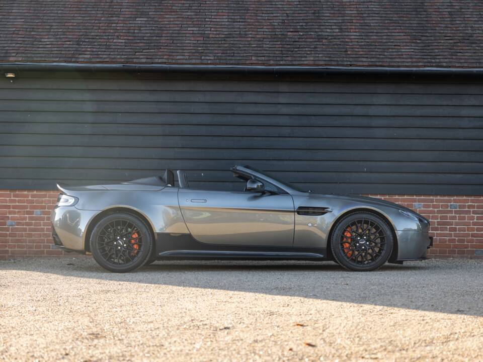 Image 3/53 of Aston Martin V12 Vantage AMR Roadster (2018)