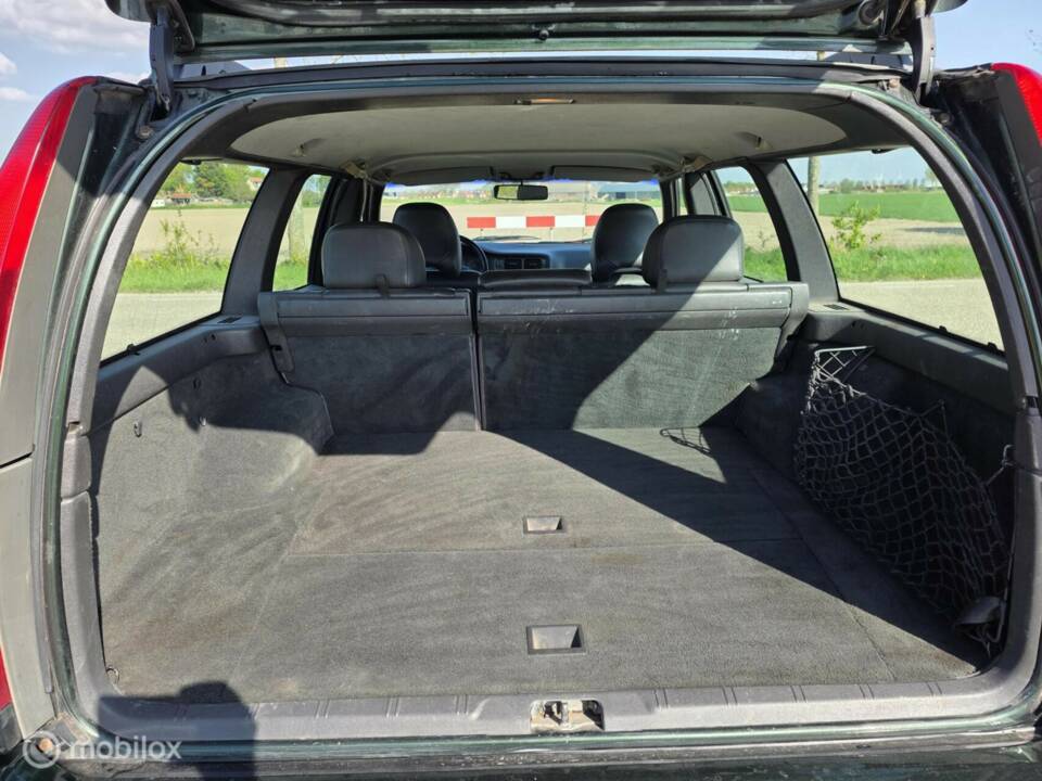 Image 23/37 of Volvo V 70 2.4 (2000)