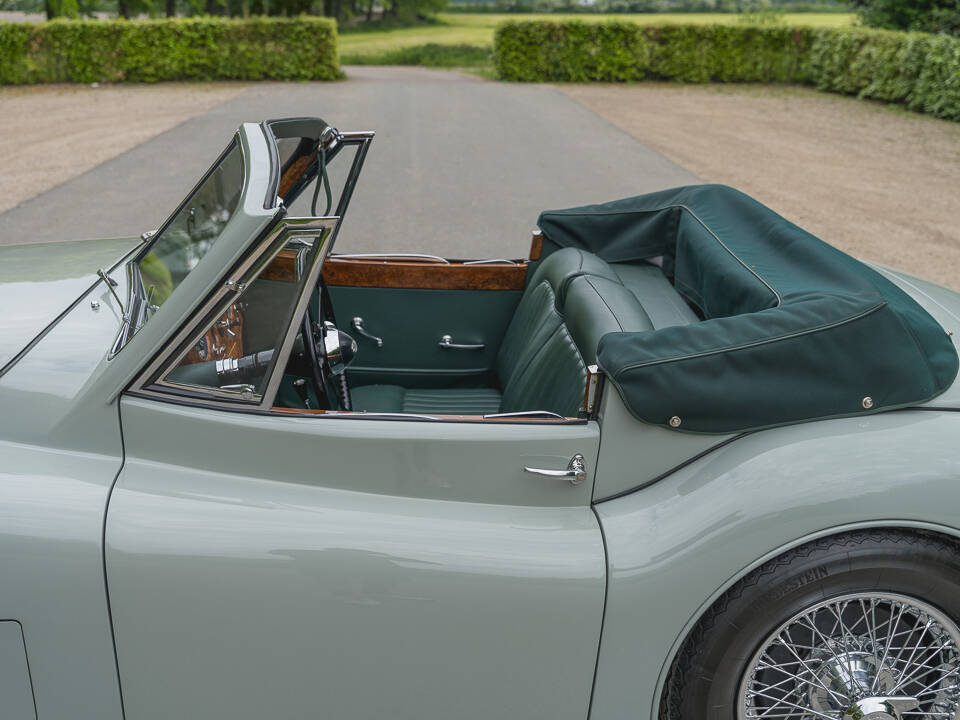 Imagen 11/52 de Jaguar XK 120 DHC (1953)