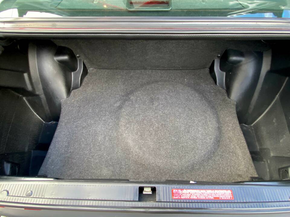 Image 25/27 of Mercedes-Benz 190 E 1.8 Avantgarde &quot;Rosso&quot; (1993)