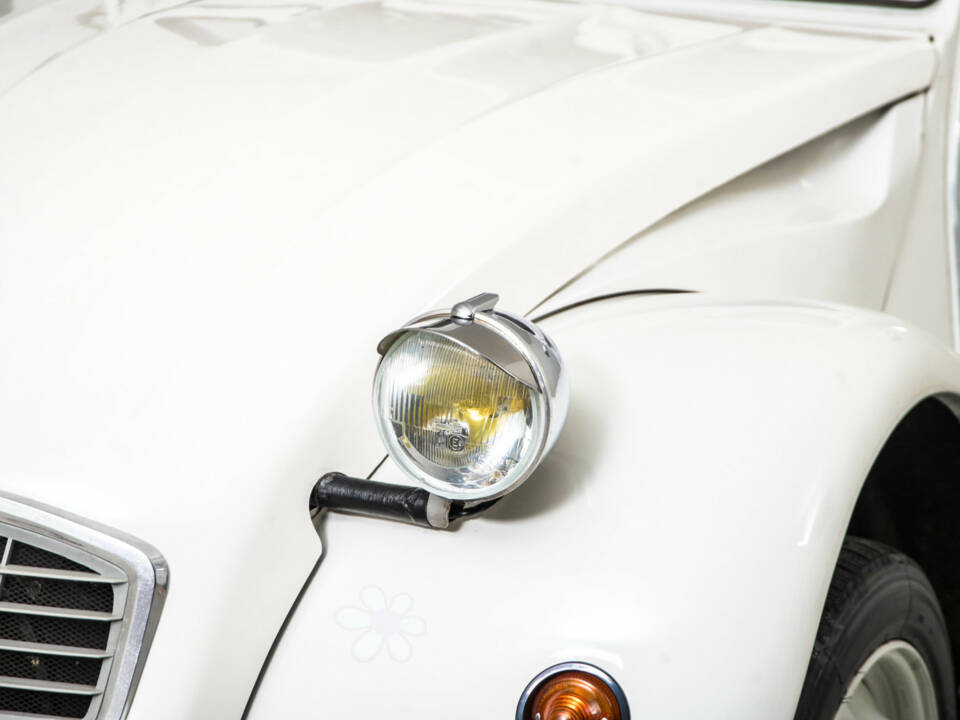 Image 21/50 de Citroën 2 CV 6 (1987)