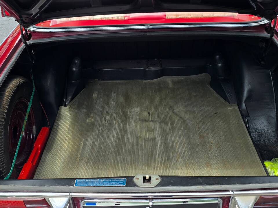Image 10/21 of Mercedes-Benz 200 D (1968)