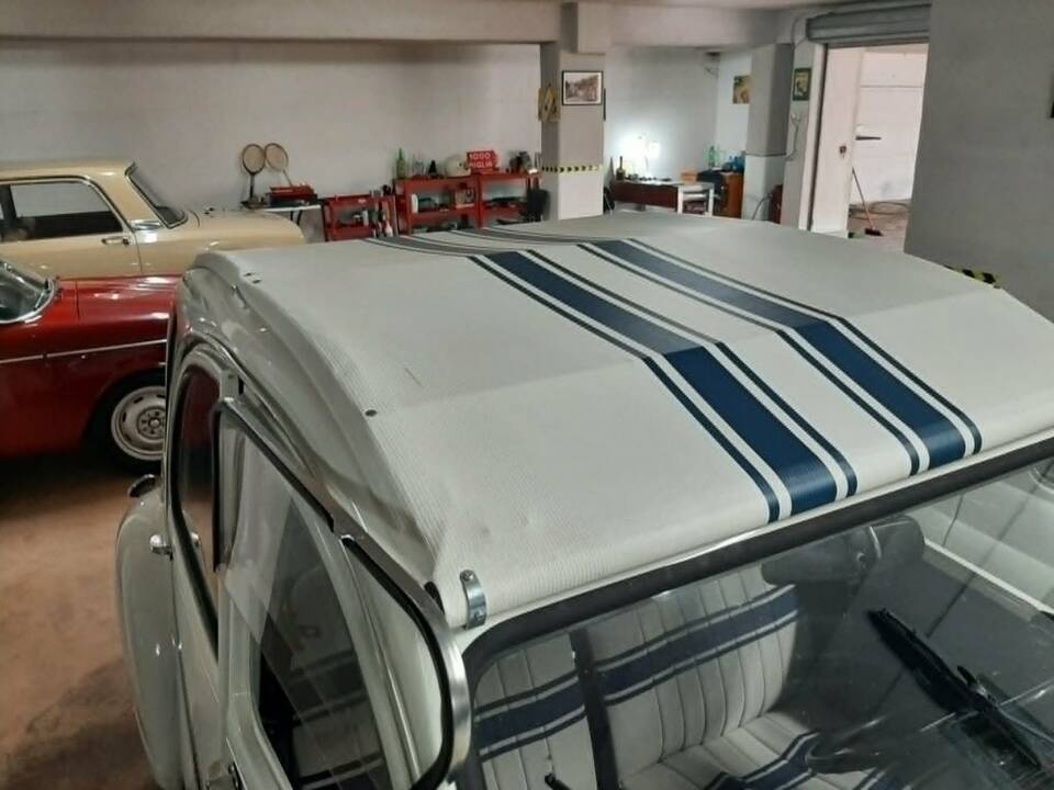 Image 8/8 of Citroën 2 CV 6 (1983)