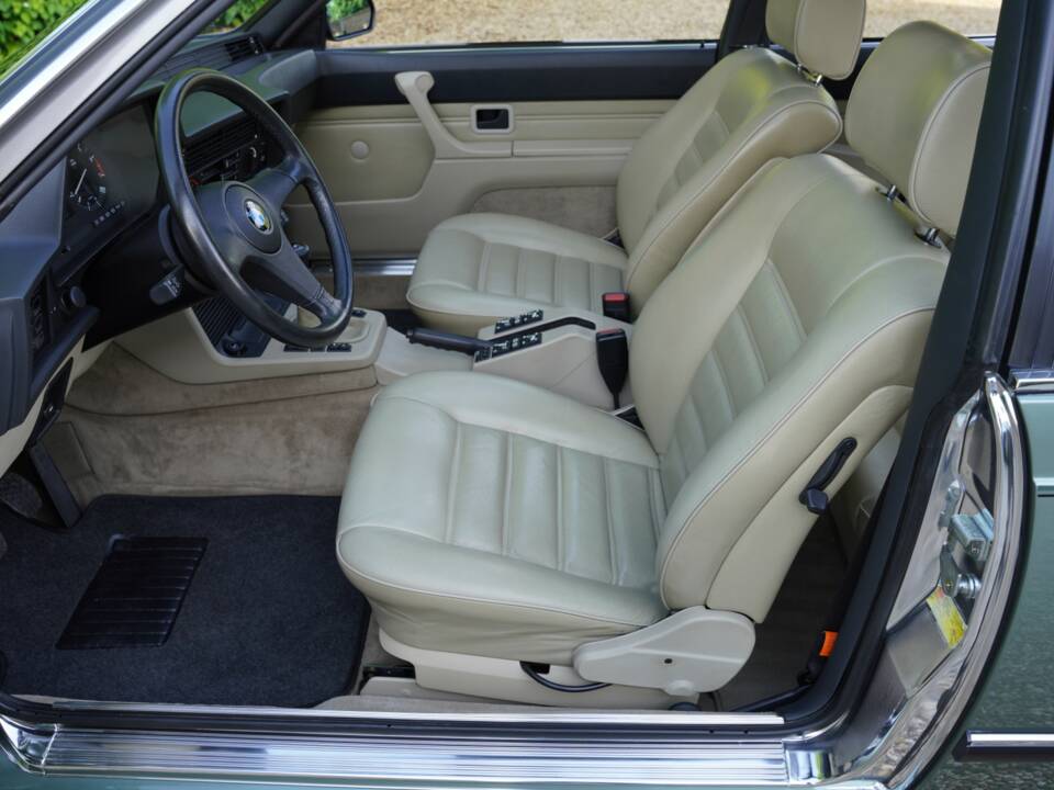 Bild 41/50 von BMW M 635 CSi (1986)