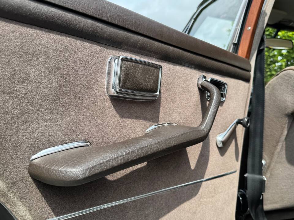 Image 20/47 of Mercedes-Benz 280 SE (1969)