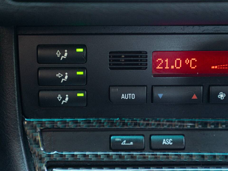 Image 34/50 of BMW 320Ci (2001)