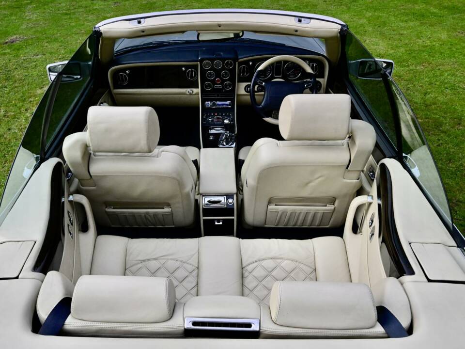 Bild 34/50 von Bentley Azure (2003)