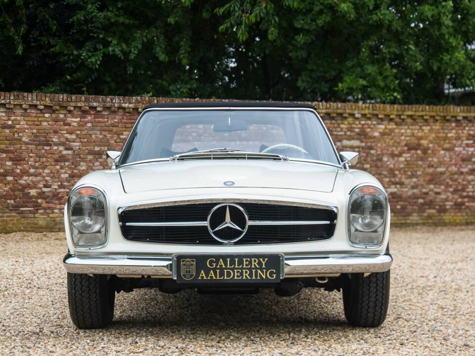 Image 13/50 de Mercedes-Benz 280 SL (1971)