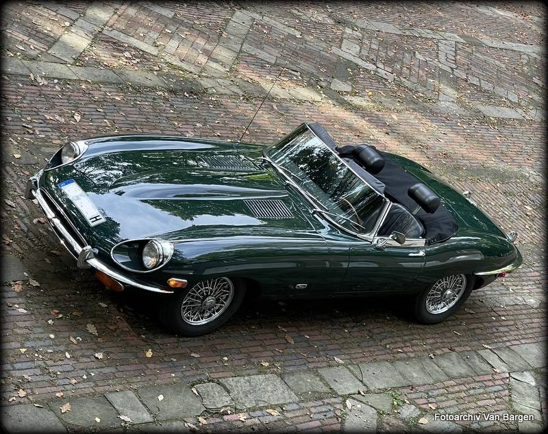 Image 34/45 of Jaguar E-Type (1971)