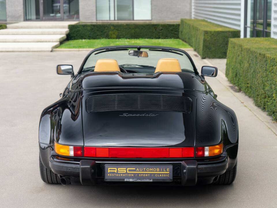 Imagen 24/32 de Porsche 911 Speedster 3.2 (1989)