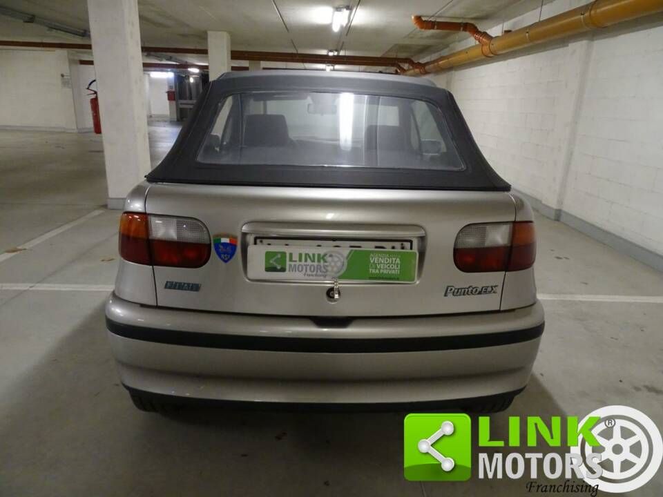 Afbeelding 9/10 van FIAT Punto 90 ELX (1994)