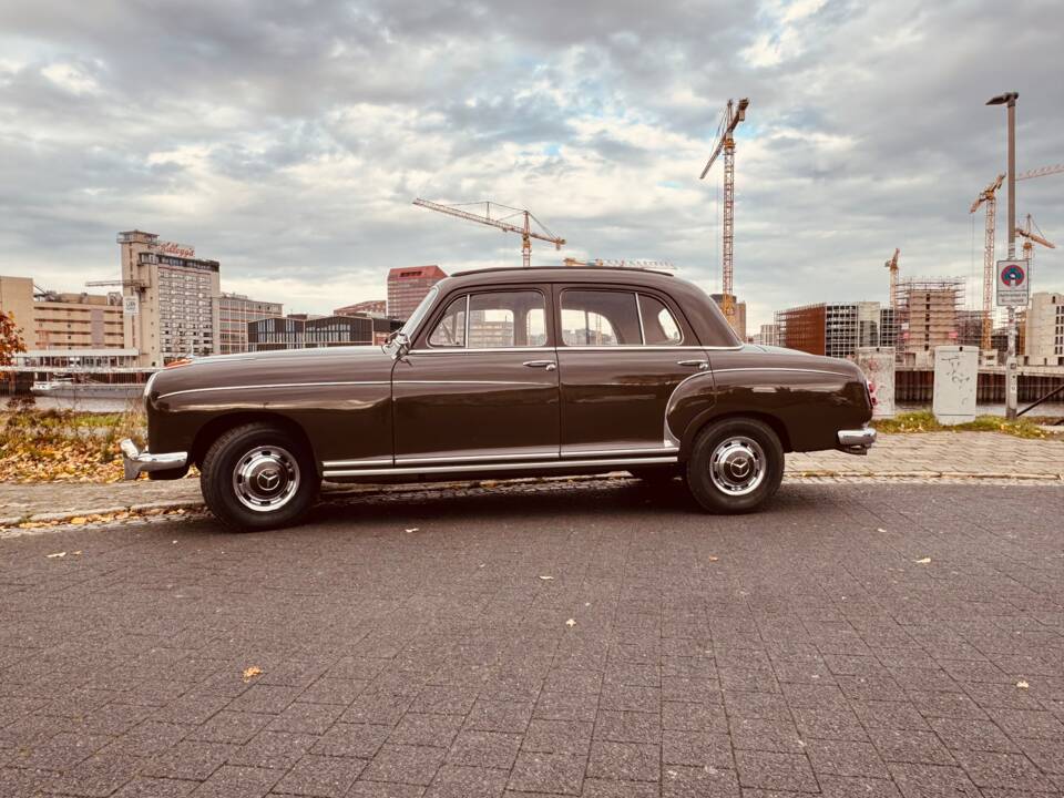 Image 8/43 of Mercedes-Benz 220 S (1956)