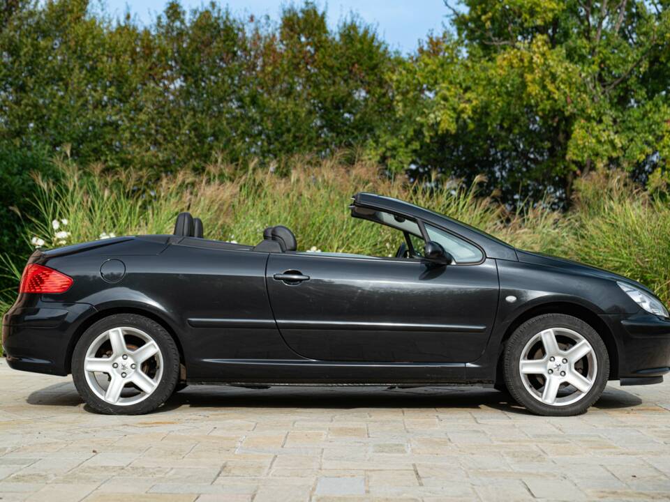 Bild 4/50 von Peugeot 307 CC 2.0i (2004)