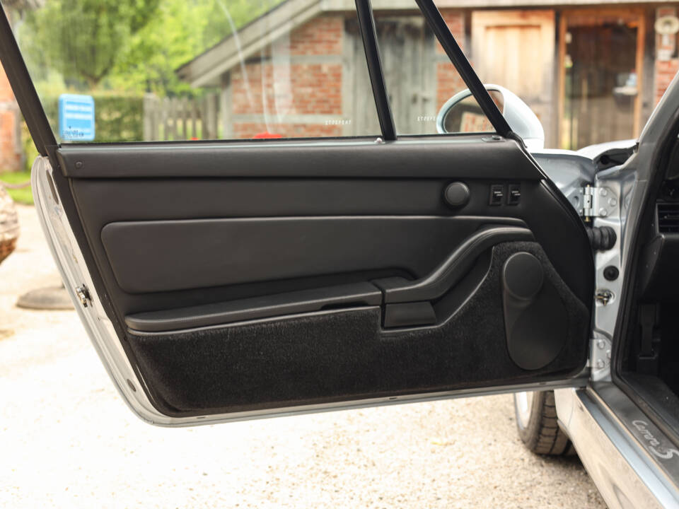 Image 37/90 de Porsche 911 Carrera 4S (1996)