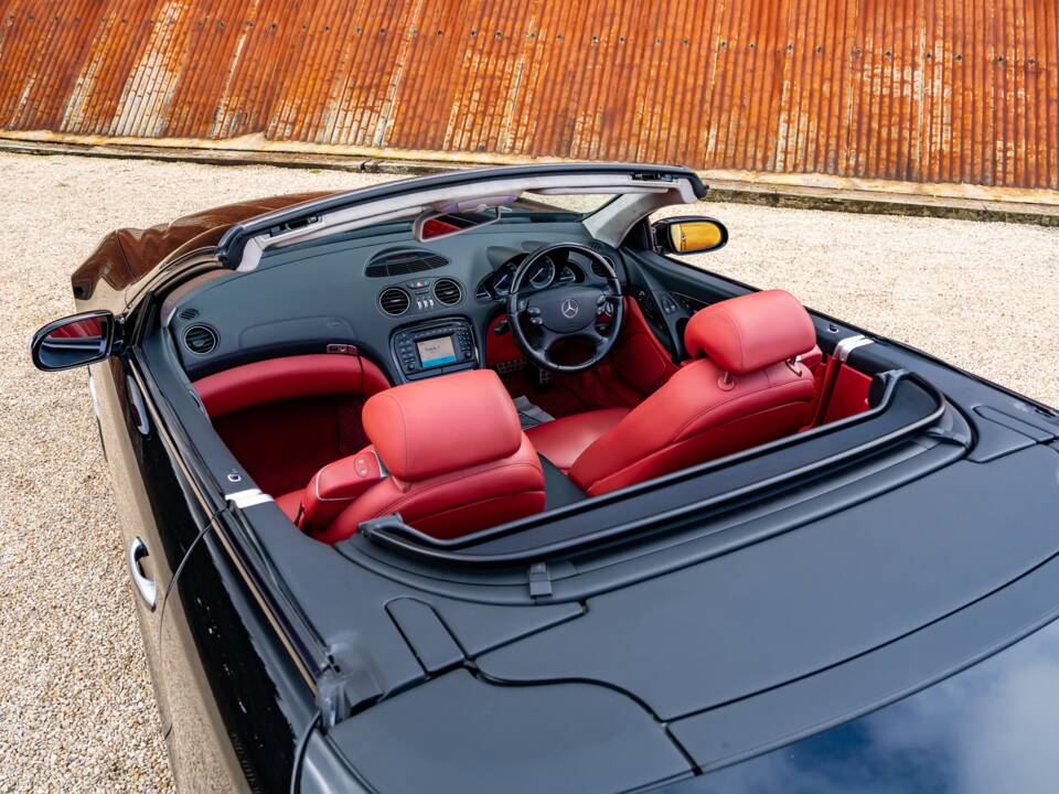Image 23/47 of Mercedes-Benz SL 600 (2004)