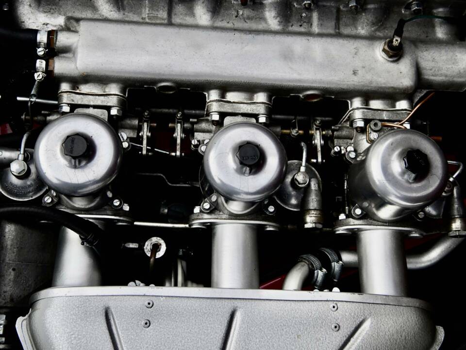 Image 37/49 de Jaguar E-Type (1970)