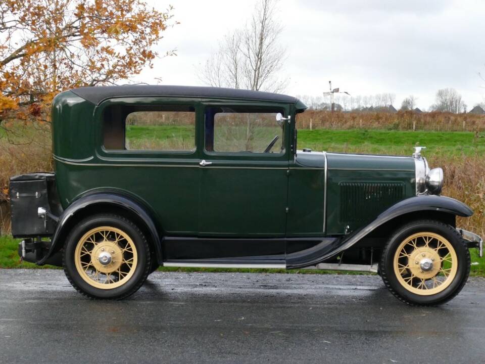 Image 8/13 of Ford Model A Tudor Sedan (1930)