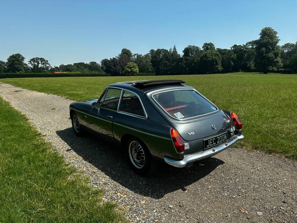 Image 4/38 of MG MGB GT V8 (1974)