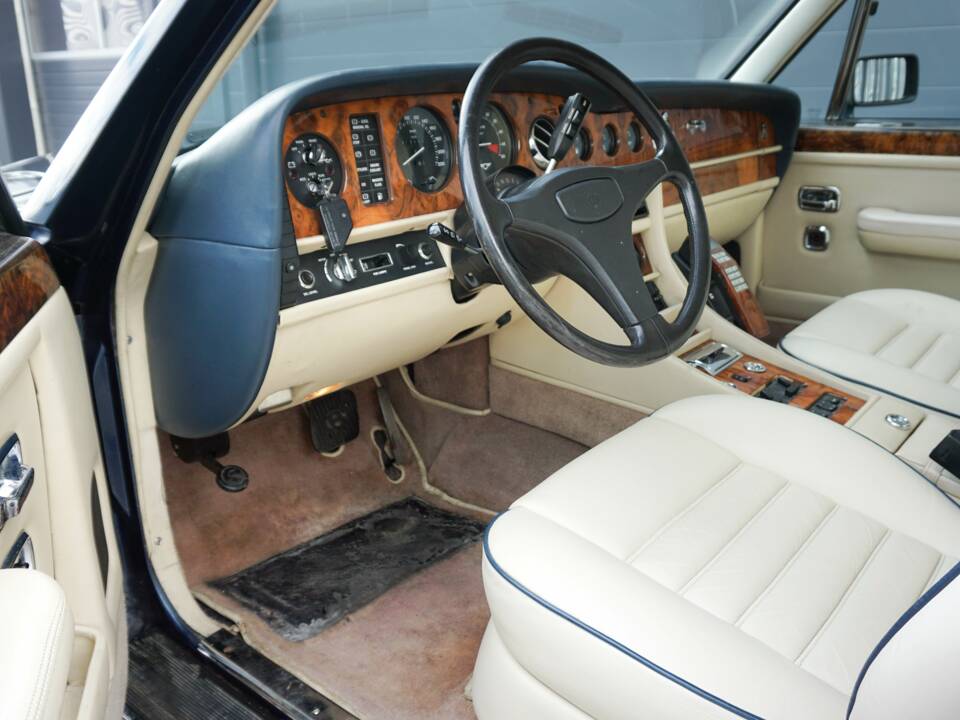 Image 19/45 of Bentley Turbo R (1988)