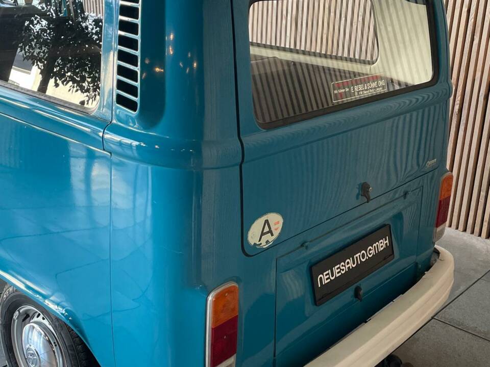 Immagine 42/47 di Volkswagen T2b Kleinbus (1977)