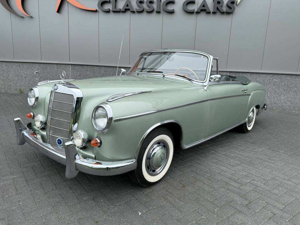 Image 1/50 of Mercedes-Benz 220 S Cabriolet (1958)
