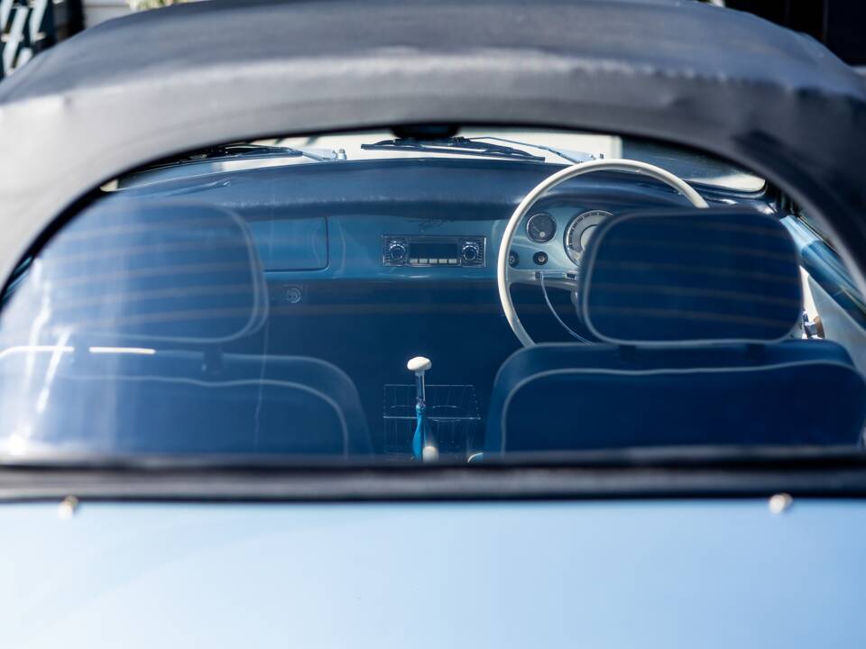 Image 35/50 of Volkswagen Karmann Ghia 1500 (1971)