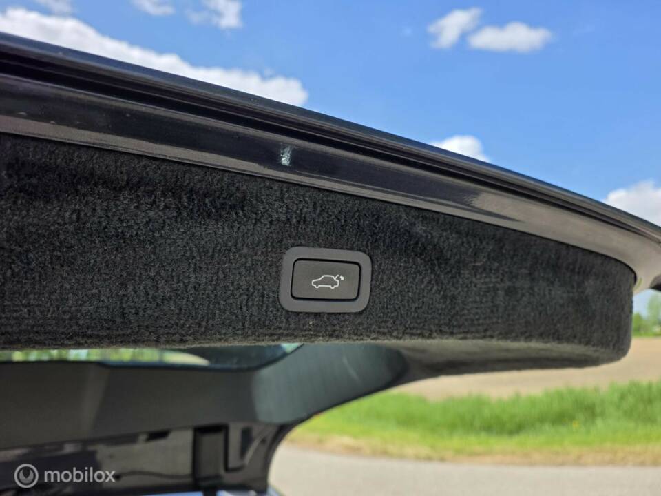 Image 11/44 of Volvo V 70 2.0 T5 (2012)