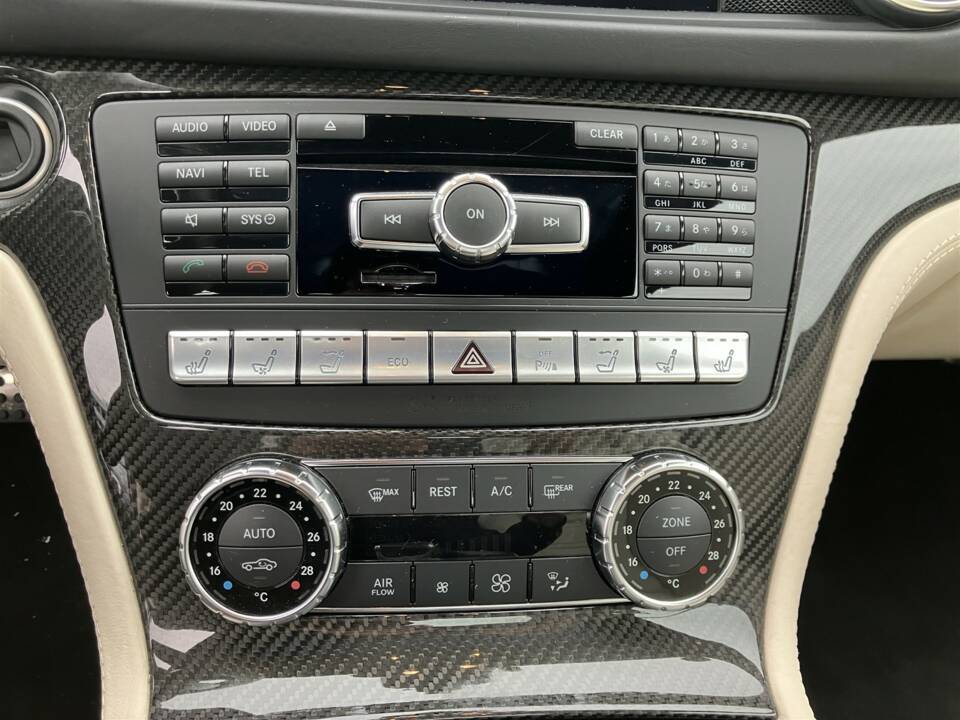 Afbeelding 35/70 van Mercedes-Benz SL 63 AMG (2012)