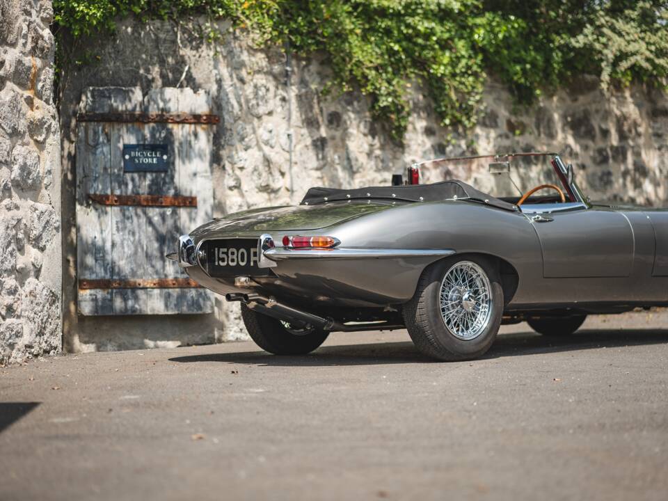 Image 14/50 of Jaguar Type E 3.8 (1963)