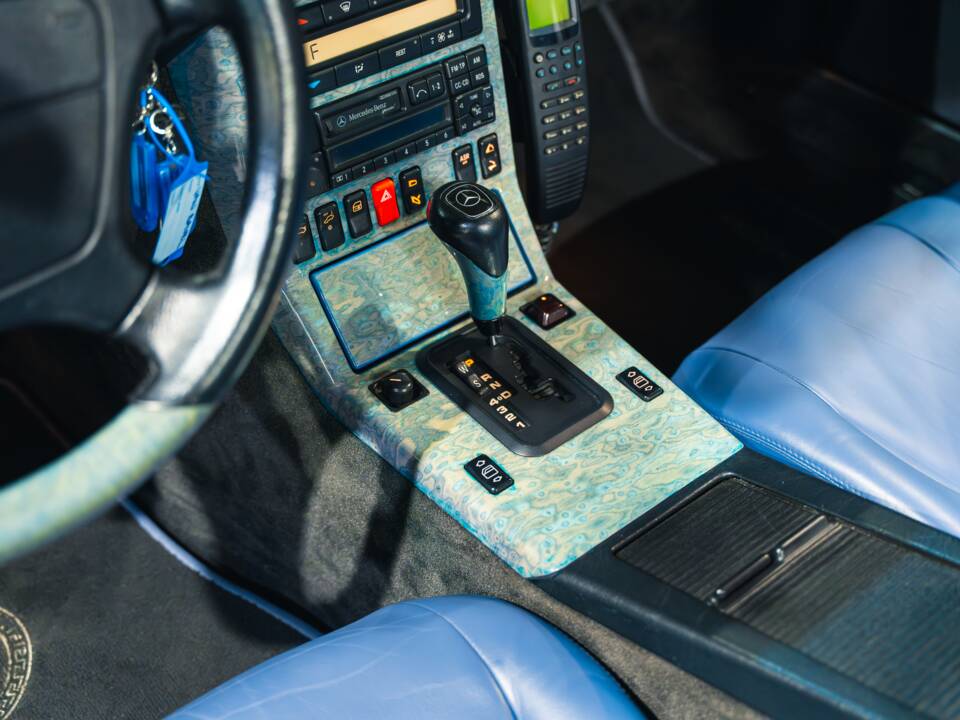 Image 23/35 of Mercedes-Benz SL 320 (1998)